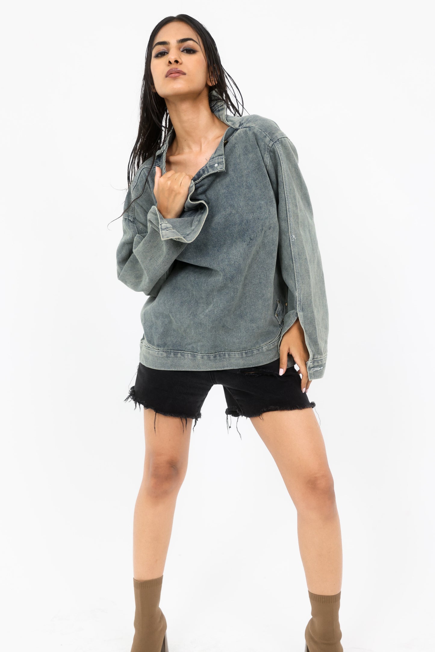Daak Neck Belt Sweatshirt