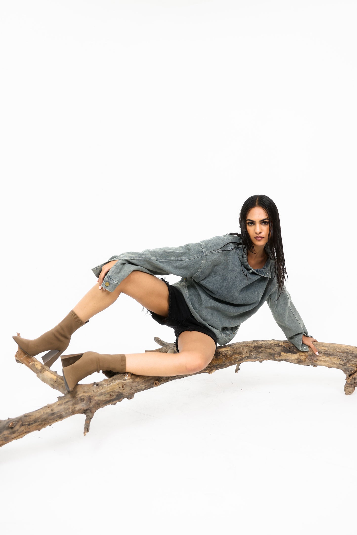Daak Neck Belt Sweatshirt